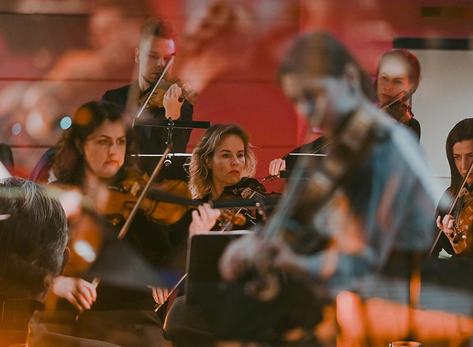 30-asis Klaipėdos kamerinio orkestro gimtadienis: įslaptinta koncerto programa, netikėti atlikėjų amplua ir provokuojantys muzikos įvykiai